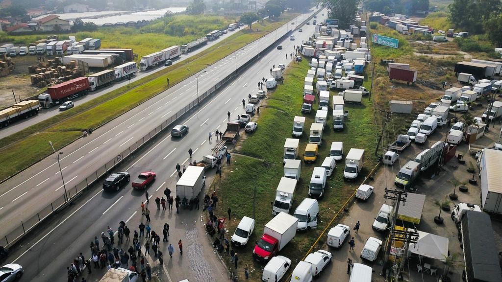 Insatisfeitos, motoristas não se sentem representados por acordo com governo
